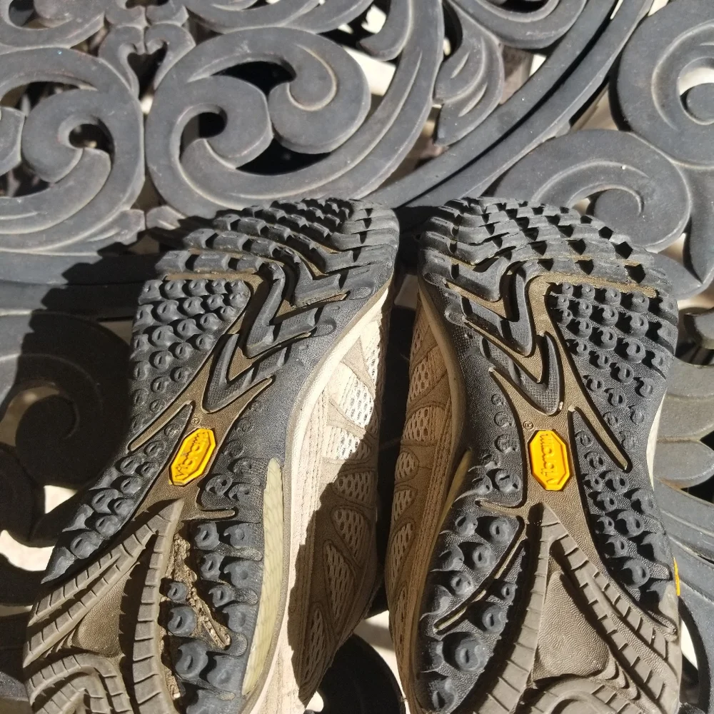 Shoes - Picture 4 of 5
